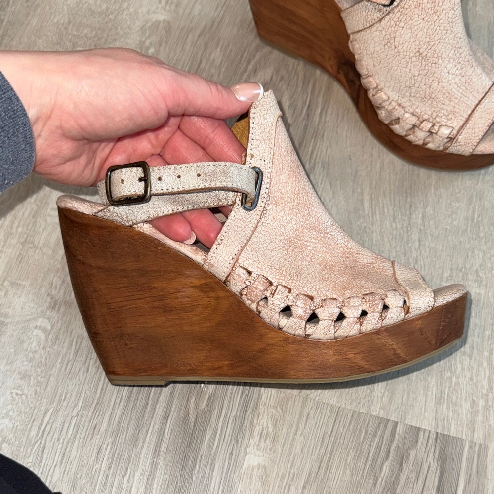 Women's Cream Wedge Sandals
